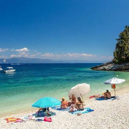 Penelope Longos (Paxos)